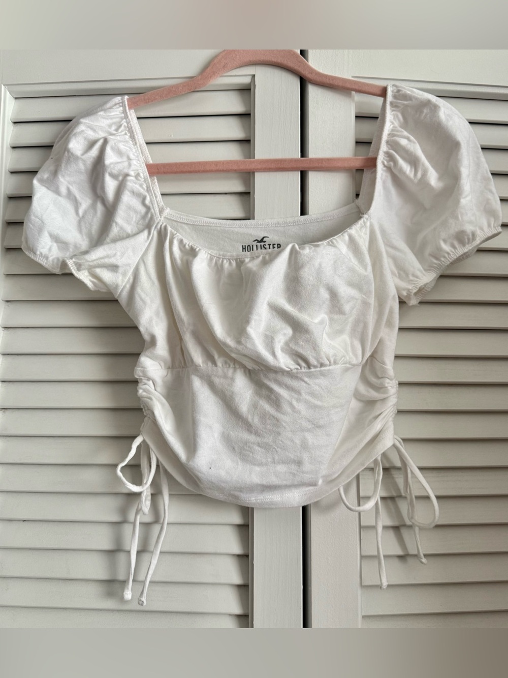 Hollister White Puff-Sleeve Ruched Crop Top